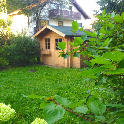 1,5-Zi.-Wohlfühloase mit eigenem Garten + zusätzl. TOP-Hobbyraum in Bestlage Gartenstadt-Trudering – Gartenhaus