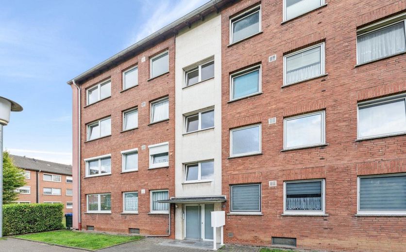 Gepflegte und vermietete 2-Zimmer ETW als solide Kapitalanlage in Krefeld – Außenansicht