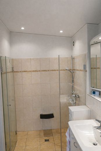 Bad zu Schlafzimmer 1