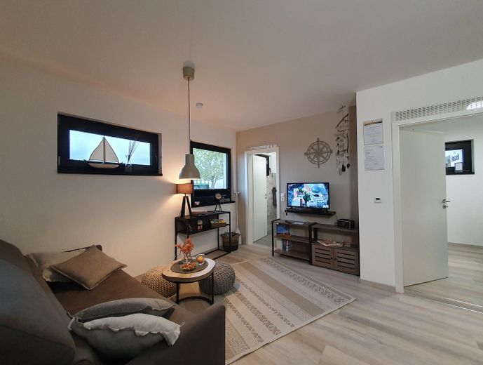 Neuwertiges Architektenhaus (2023) am Bodden| ELW | A+ | provisionsfrei | Ostseenähe – Einliegerwohnung – Wohnbereich