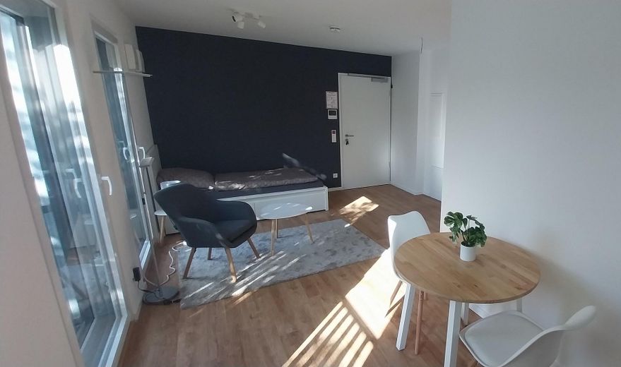 Helles, möbliertes Neubau-Apartment mit Top-Anbindung in Schöneberg – Wohn-/Schlafraum