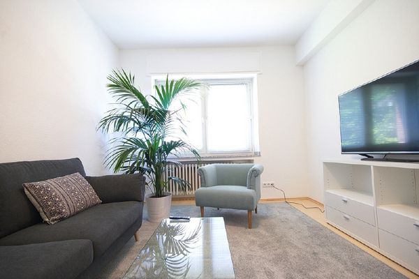 Ruhig gelegene, modern gestaltete möblierte Wohnung mit Balkon Nähe Essen-City und Hauptbahnhof