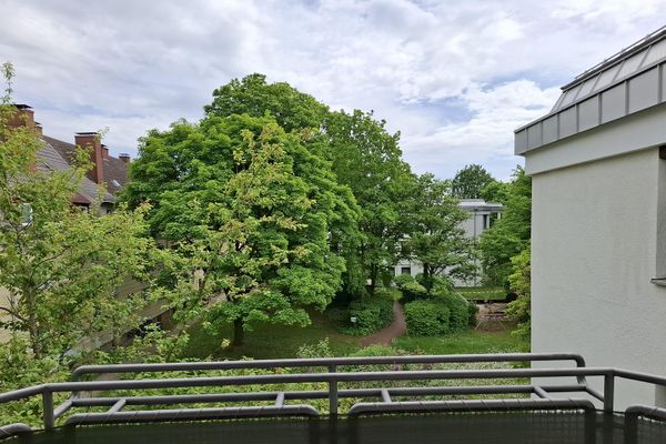 Provisionsfrei: Helle vier Zimmer Wohnung in Aubing/Westkreuz
