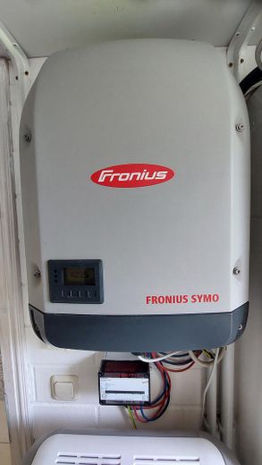 EFH (Null Energiekosten!) mit Erdwärme, PV, Speicher, ohne Makler (Mehrgeneration geeignet) – PV Wechselrichter