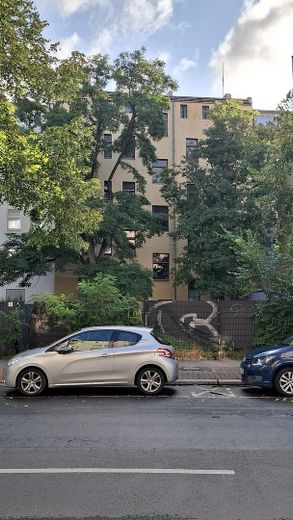 खाली कब्जे योग्य अपार्टमेंट, 2 कमरे, 60qm, बिना कमीशन, सीधे मालिक से – Rückseite des Hauses 