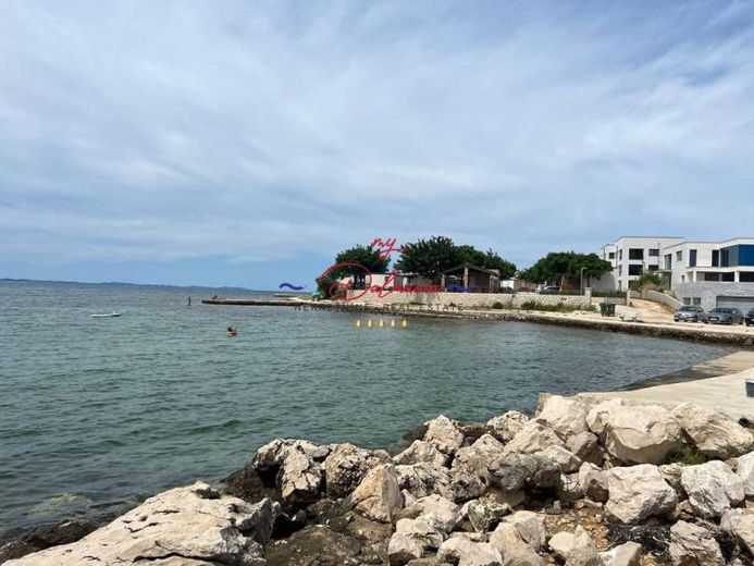 Privlaka Baugrundstück 656 m² 250m zum Meer – Foto 1