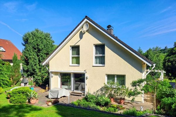 *Einziehen & Wohlfühlen in Top Lage-Weinböhla*
*5 Zi*EBK*Kamin*Sauna*
*Keller*Garage*provisionsfrei