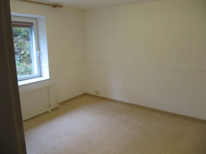 from PRIVATE ** single-family house + outbuilding * garden * garage * courtyard * basement – Foto 13