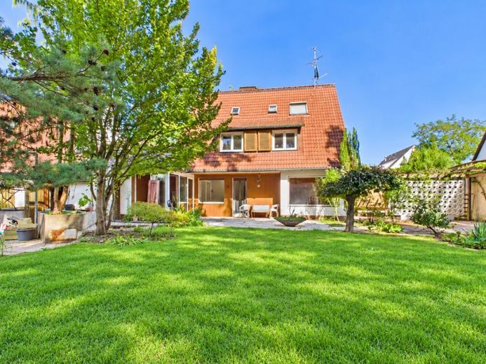 Rare opportunity – fantastic detached house in Katzwang – Photo 1