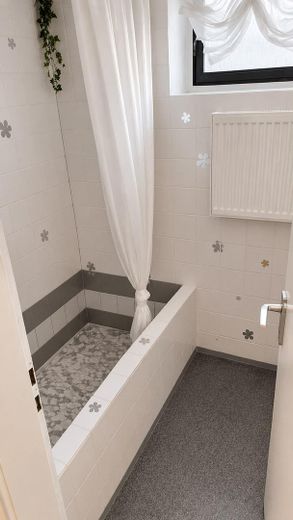 Bungalow bien entretenu avec piscine – Bad UG