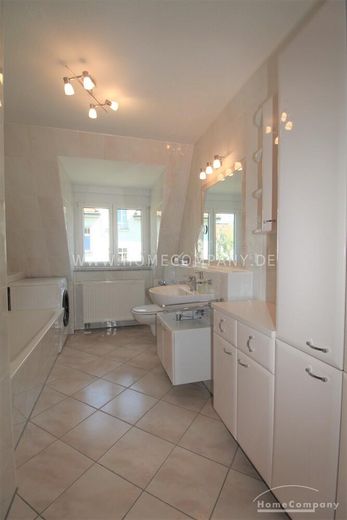 2079511 HomeCompany Dresden Möbliert/Furnished 2-Zimmer Wohnung mit Dachterrasse in Dresden-Striesen YouTube Virtual Tour max. Personen 2 – 221a9b34b0a15b76c30fd71f69e085bf60b4ba64.jpg