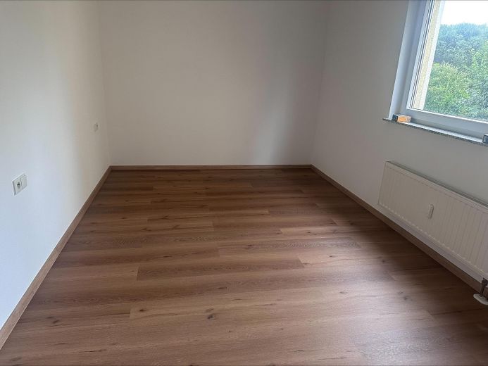 Повністю відремонтована 3,5-кімнатна квартира з ліфтом і гаражем – Schlafzimmer