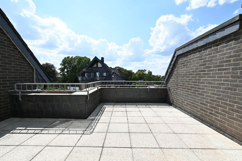 3-Zimmer-Penthouse mit Dachterrasse und Wintergarten in Köln-Wahn – Dachterrasse 