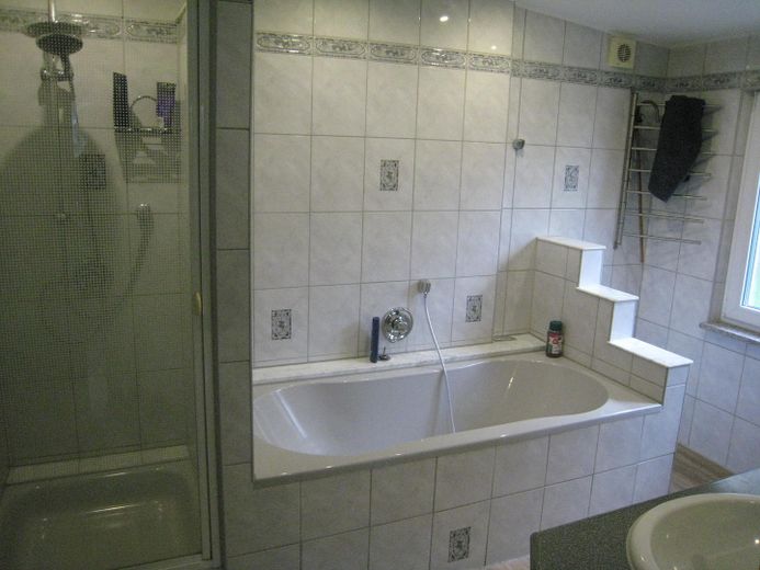 Charmantes 3‑Familienhaus mit Potenzial in bester Wasserburger Lage -Familien und Investoren! – Foto 1