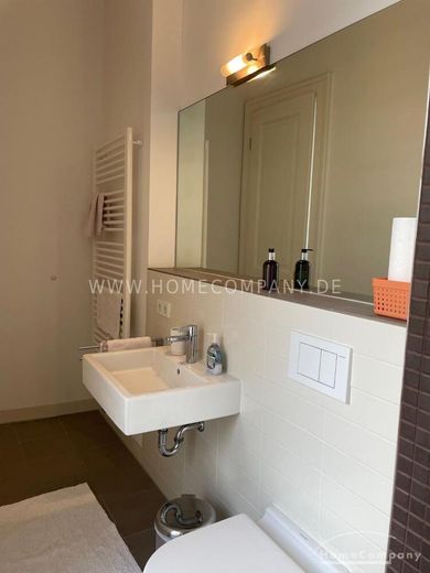 Charmantes Möbliertes Apartment in Köln-Altstadt! – f360888ff75d44465e76ab8ed5b007e60ca9cd8b.jpg