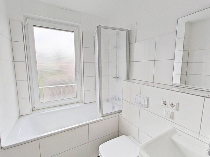 Moderne 3-Zimmer-Wohnung mit großem Balkon! – Ansicht I: Bad
