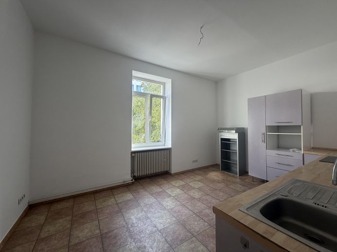 Apartamento céntrico de 3 habitaciones en Nordend con cocina equipada y baño con luz natural – Foto 9