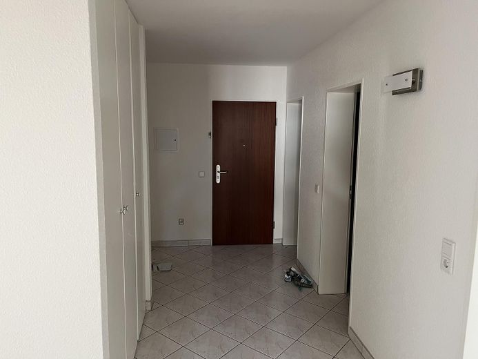 Traumhafte 3-Zimmer-Wohnung mit 2 Balkonen – Flur