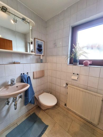 Schönes Reihenendhaus in zentraler Lage -PROVISIONSFREI- – Gäste-WC