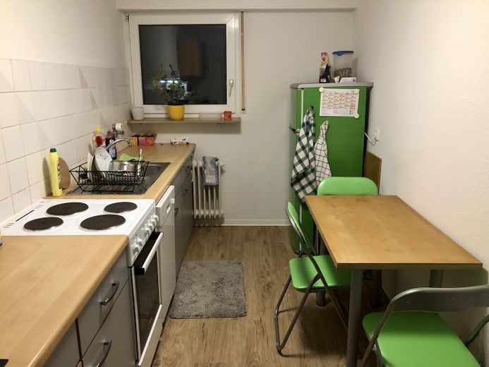SENZA PROVVIGIONE: appartamento mansardato di 3 locali, loggia, garage, investimento di capitale / uso proprio – Küche