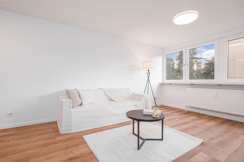 Appartement fraîchement rénové avec loggia à Nürnberg-Röthenbach – Wohnbereich
