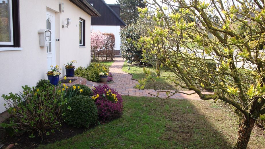 2 FAM-Haus, Heiligenhafen gute Lage, Niedrigenergie, grundsaniert, gehobene Ausstattung – Vorgarten