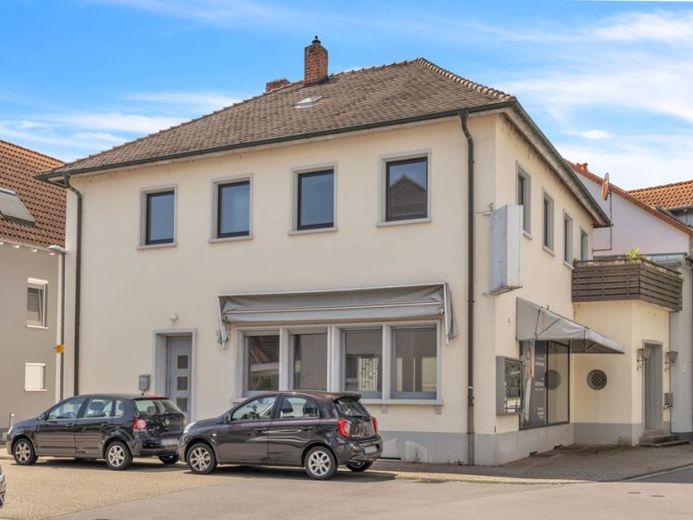 Wohnen & Arbeiten vereint: 2-Zimmer-Wohnung plus 130,9 m² Gewerbefläche in Eggenstein-Leopoldshafen – फोटो 1