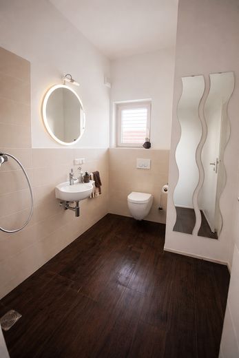 Hochwertiges Gäste-Duschbad