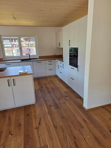 Prima occupazione: nuova costruzione di 101 m² con cucina componibile, animali domestici ammessi, balcone, 2 posti auto – Foto 1