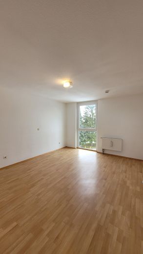 Renovierte 3 Zimmer Wohnung mit Einbauküche – Schlafzimmer 2