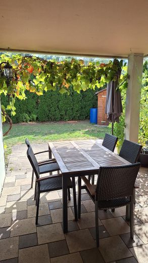 Südterrasse mit Überdachung