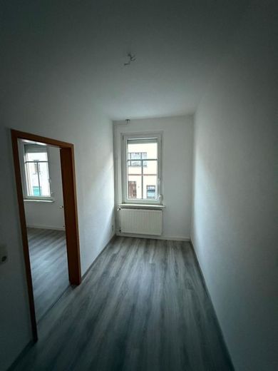 Gemütliche 3,5-Zimmer mit Laminat, SP, Wanne und Dusche in guter Lage! – PHOTO-2025-11-14-12-40-44_1