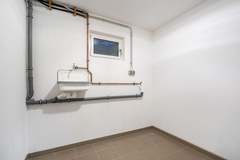 * Ampio appartamento di 3,5 locali | 94 m² | cucina componibile e balcone * – Waschraum