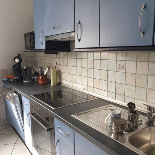 Voll möblierte 76 m² DG-Wohnung in Steinfeld – ab sofort frei – Küche