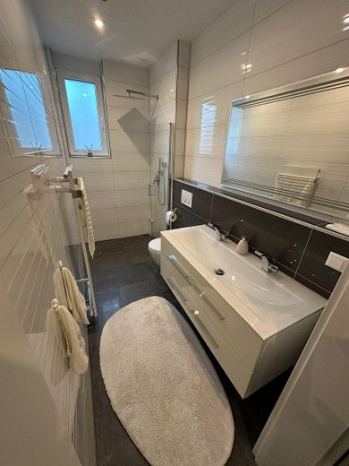 Mieten neuwertiges Haus in Nürtingen ab Dezember-26 oder Januar-27 – Gäste-WC