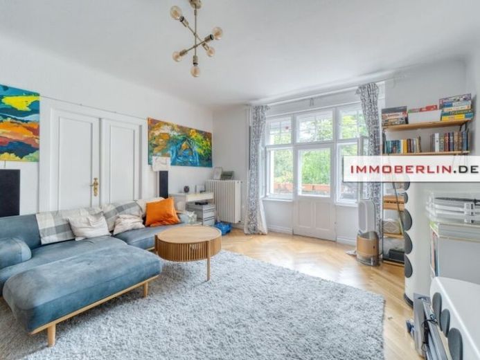 IMMOBERLIN.DE - Familienfreundliche Stuck-Altbauwohnung mit Balkon zur Parknatur – Foto 1