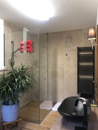 Einfamilienhaus in bester Wohnlage - *Courtagefrei* – Bad EG 2