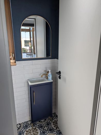 Hochwertiges Architektenhaus im Bauhausstil – Saarbrücken-Ensheim – EG Gäste-WC