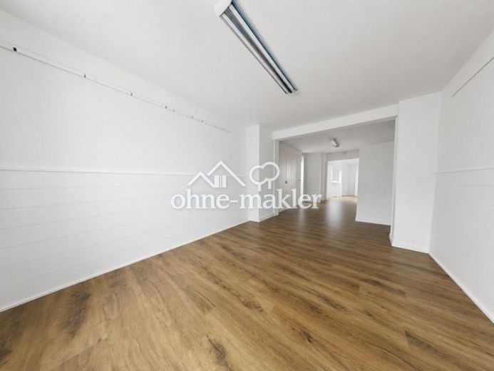 Renovierte 3 1/2-Zimmer-Erdgeschosswohnung mit Einbauküche, Bad und Gäste-WC in Nordstemmen – Foto 1