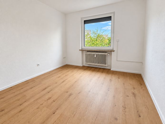 Primera ocupación tras la reforma: espacioso piso de 4 habitaciones con terraza y 106 m² en Springe – Kinderzimmer