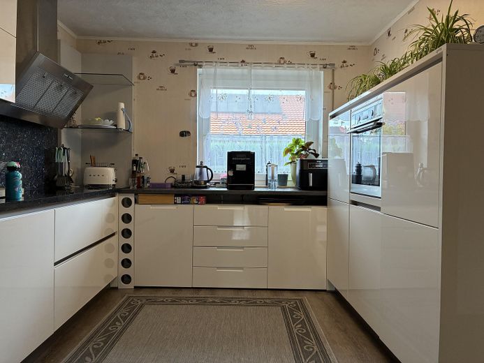 Blick in Küche vom WoZi aus