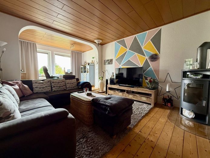 Fröndenberg/Ruhr: Altbau-ETW mit Charme und großen Räumen - Einfach riesig! – Wohn-/Essbereich