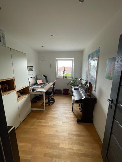 Luxuriöse 4-Zimmer-Wohnung Tegernheim, Barrierefrei mit Aufzug – Arbeitszimmer