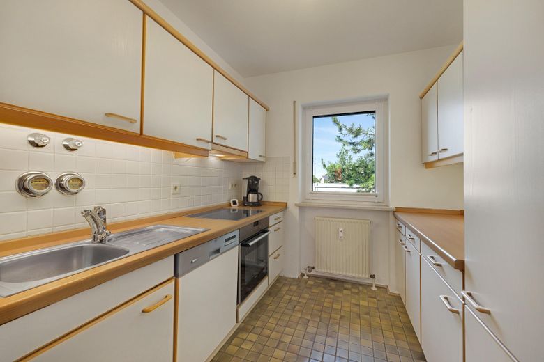 İki yaşam katına sahip 99 m² dubleks daire ve tek araçlık garaj – Küche