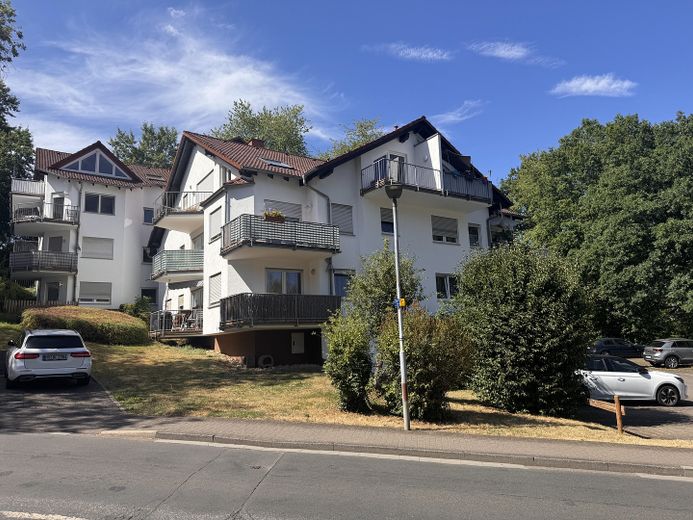 Klimatisierte 3-Zimmer-Wohnung mit 2 Balkonen – frisch saniert, sofort bezugsfrei, provisionsfrei – Außenansicht