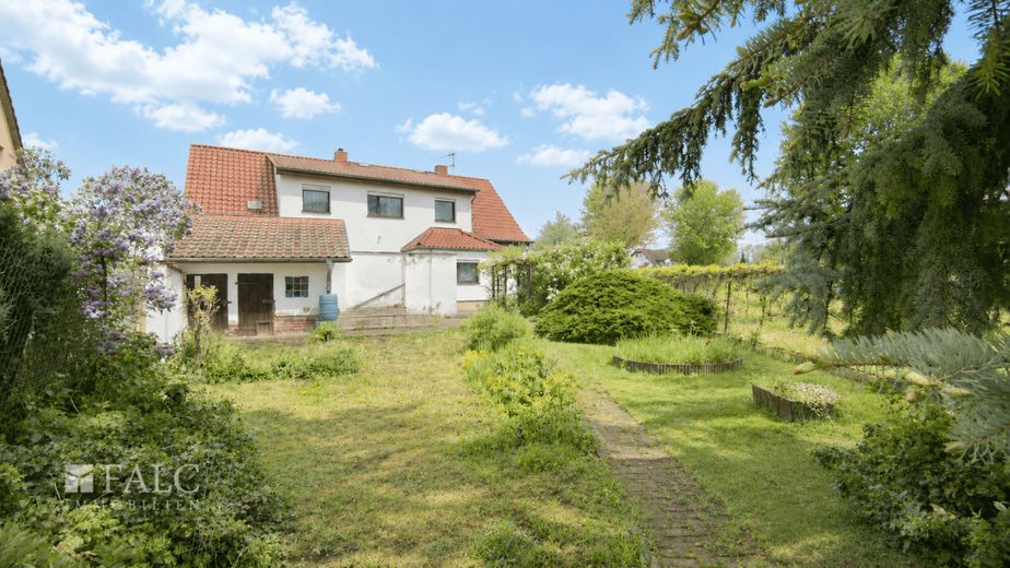 Familienfreundliches Handwerkerhaus mit Potenzial nahe Erfurt – Garten