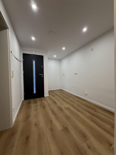 🏡 Отдельно стоящий, капитально отремонтированный мини-домик с террасой — в центре и в абсолютно тихом месте в Вуппертале – Фото 3
