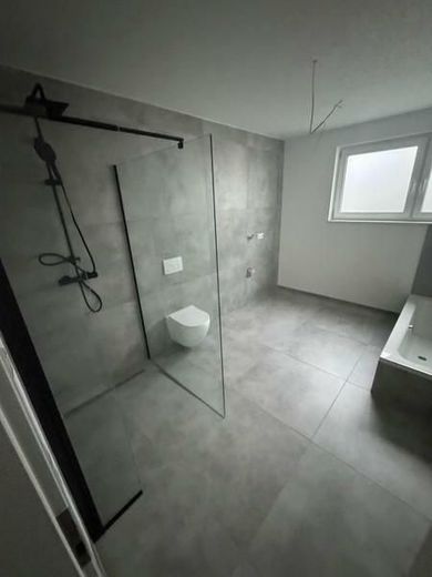 ETW rollstuhlgerechte modernste Ausstattung - NEUBAU - hervorragende Lage - nachhaltige Bauweise – 30 Bad mit Du WC Wa WM rollstuhlgerecht