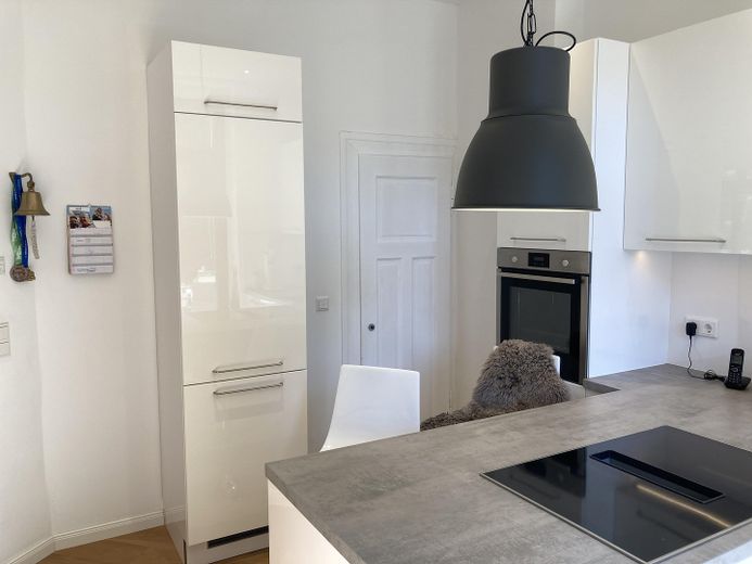 Kühlschrank u. Abstellkammer