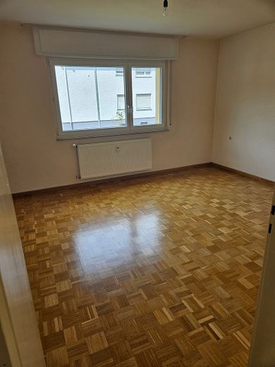 Casa bifamiliare indipendente in posizione privilegiata ai margini del paese a Königsbach-Stein – Foto 16